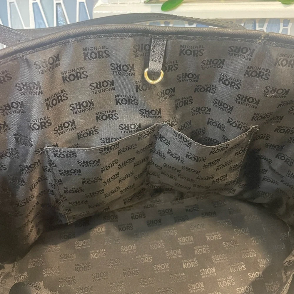 Michael Kors Black Shoulder Bag - Picture 5 of 6